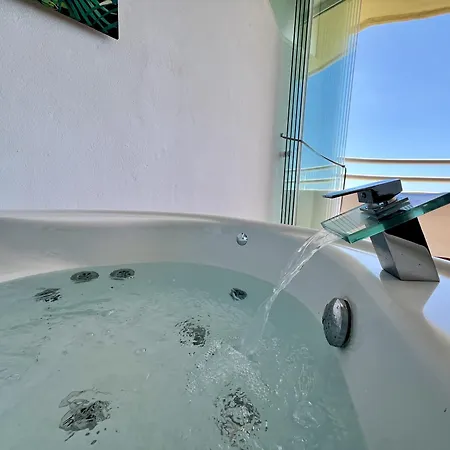 Costaquebrada By Beehive Vacances Apartment